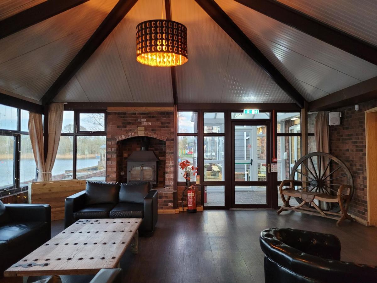 7 Lakes Breaks At 7 Lakes Country Park Crowle  Exterior foto